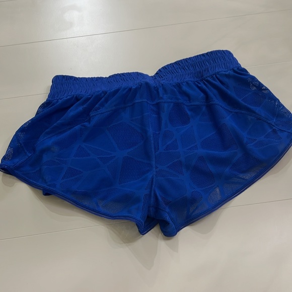 Lululemon shorts - Picture 5 of 12